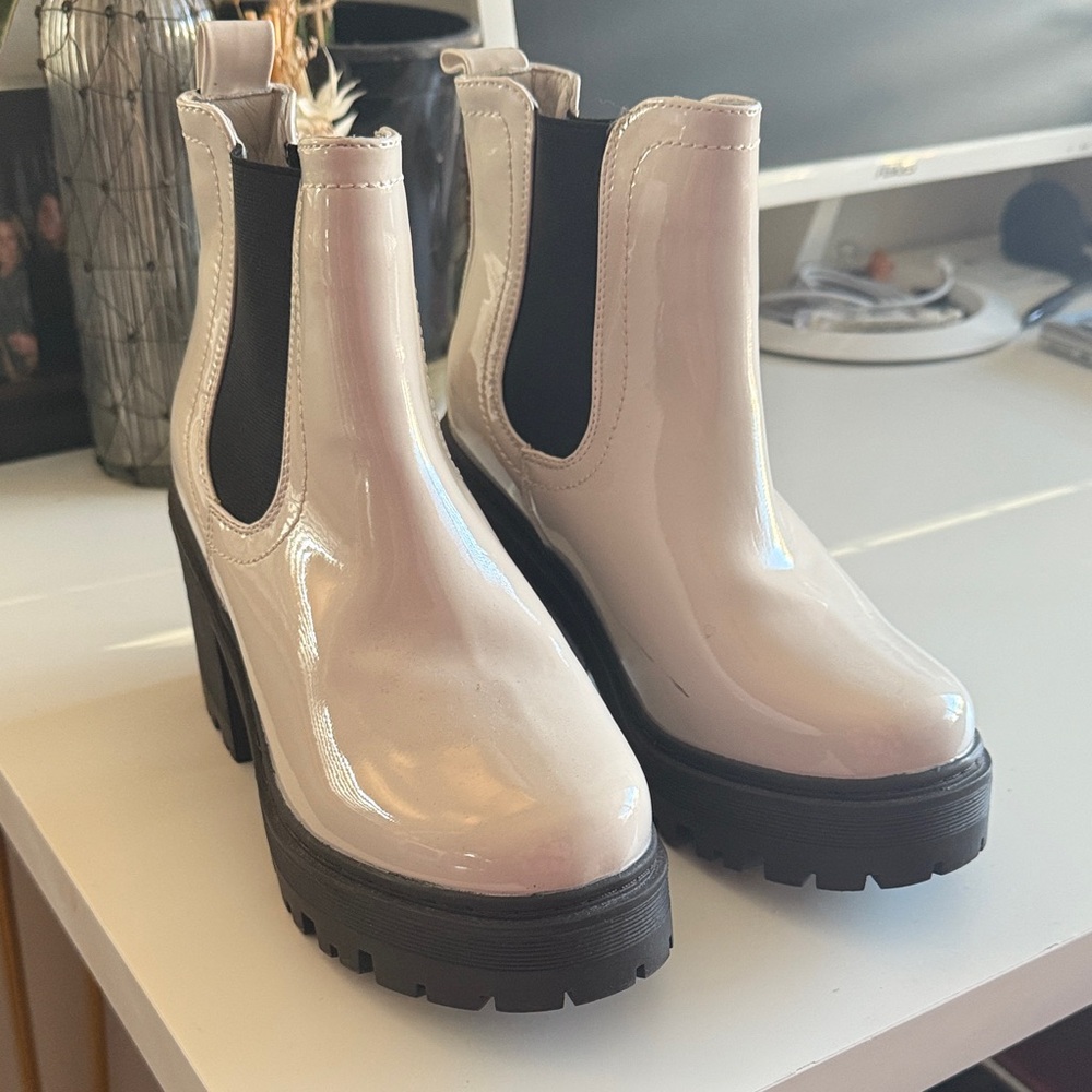 Women's Ankle Boots in Glossy White and Black